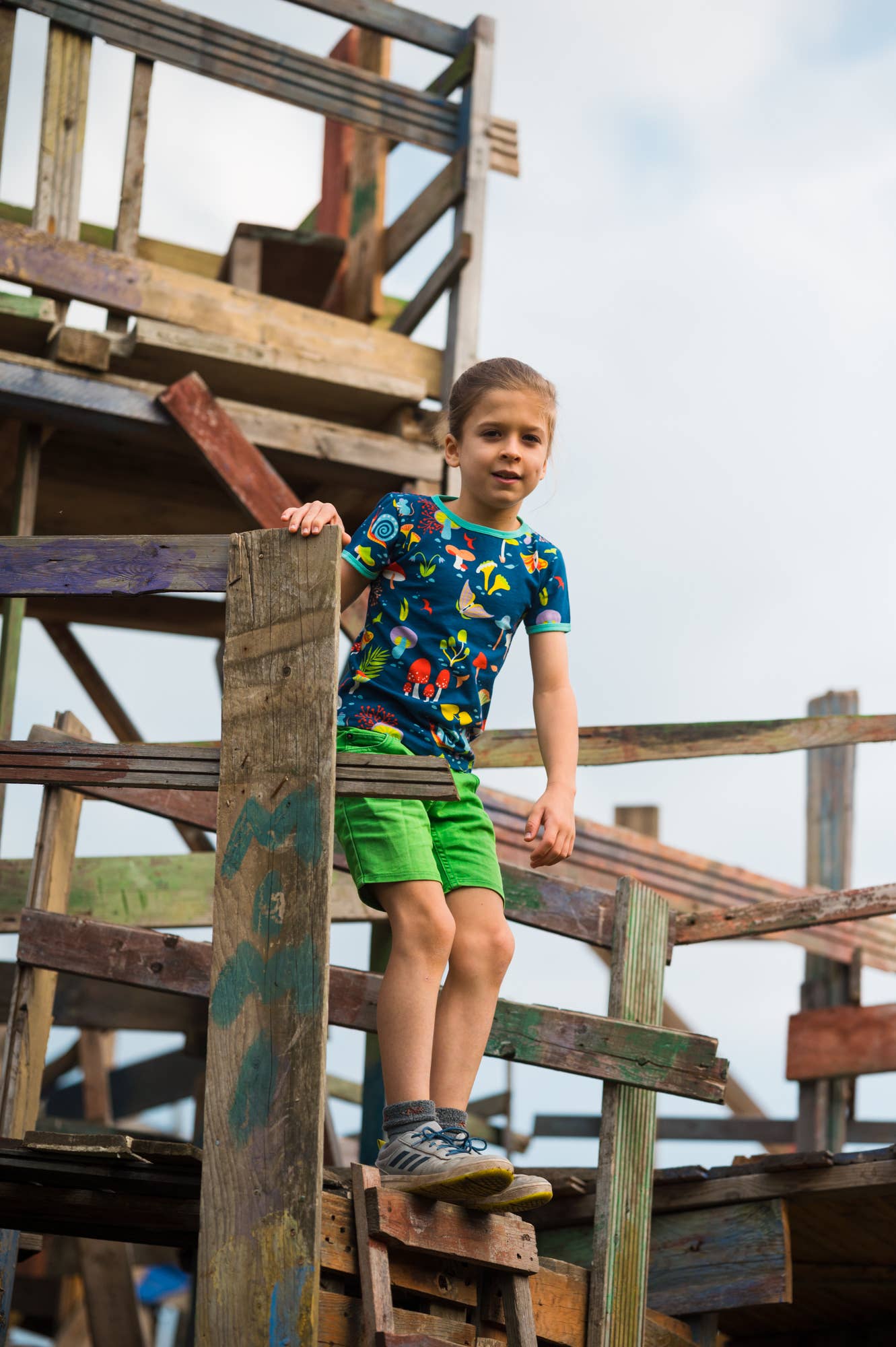 Merle Kids - Wholesale Shirt - Kids - Organic Kids T-Shirts - Forest at Night4