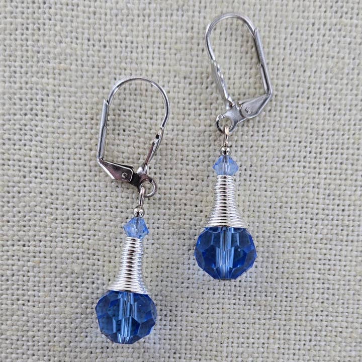 Boucle d'oreille pendante en cristal à spirale 2002-AC-SP pour la vente par Sadie Green's Jewelry