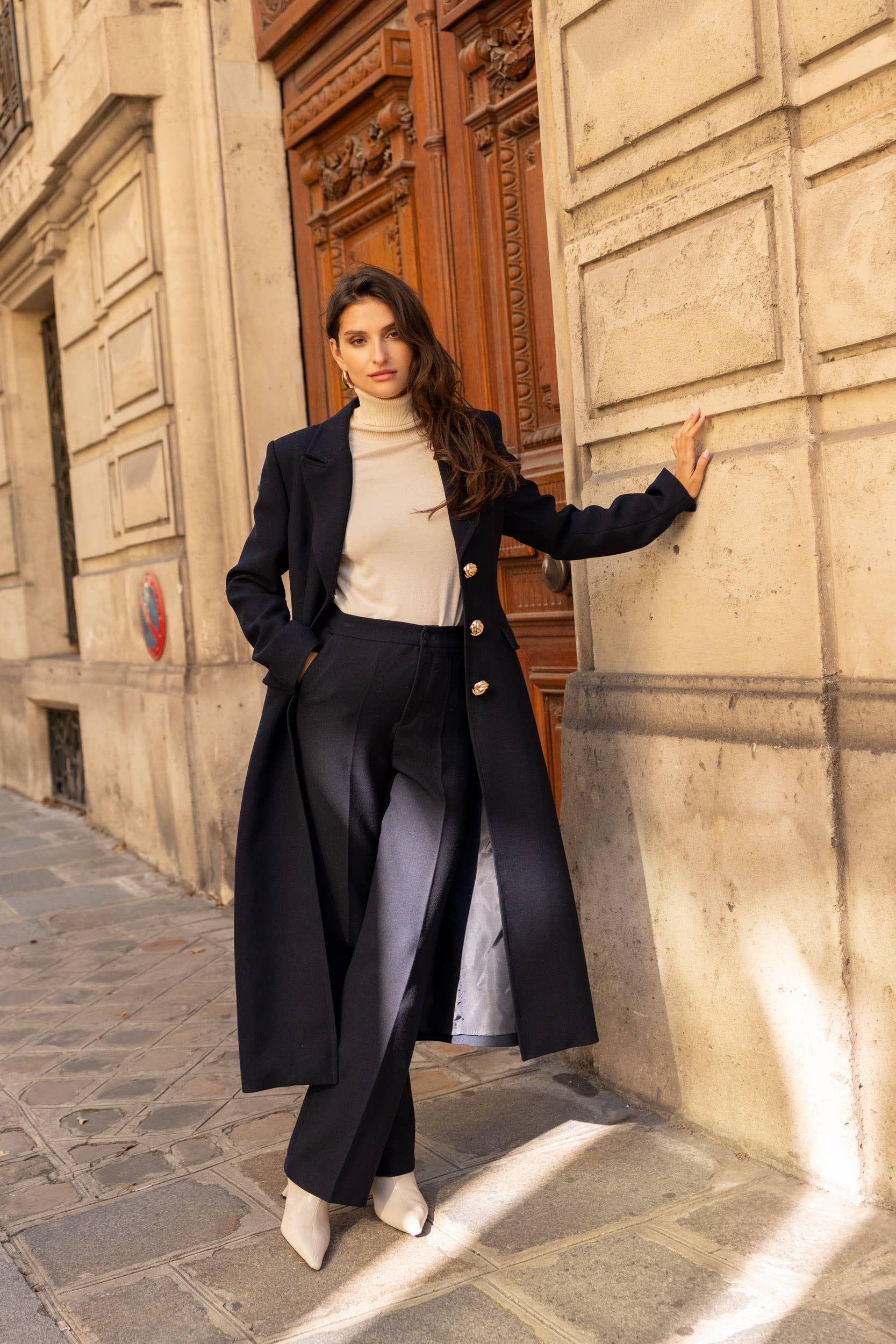 Attentif Paris - Vente Manteau – femme - [Thick] Manteau long à coupe ajustée orné de boutons dorés25