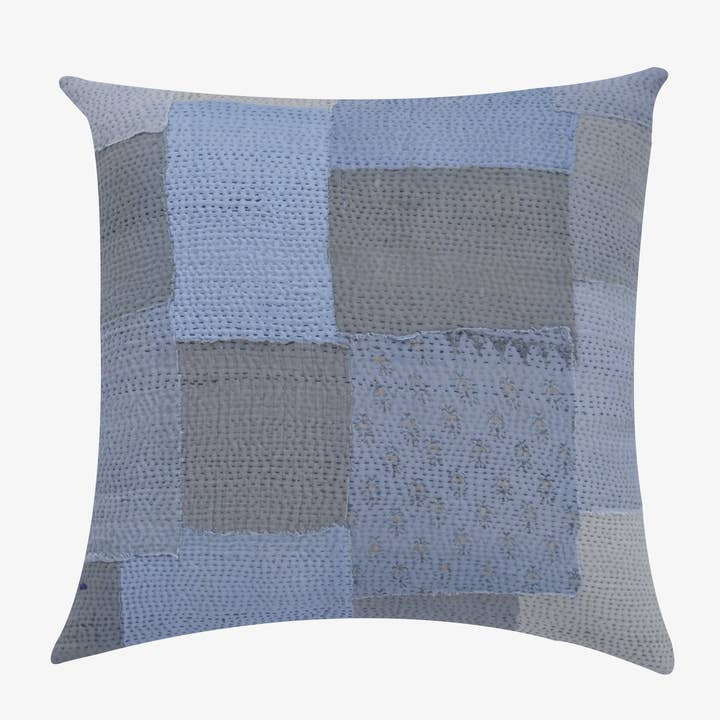 Taie d'oreiller vintage Kantha Mosaic Fray - Hortensia pour la vente par Maison Mieko