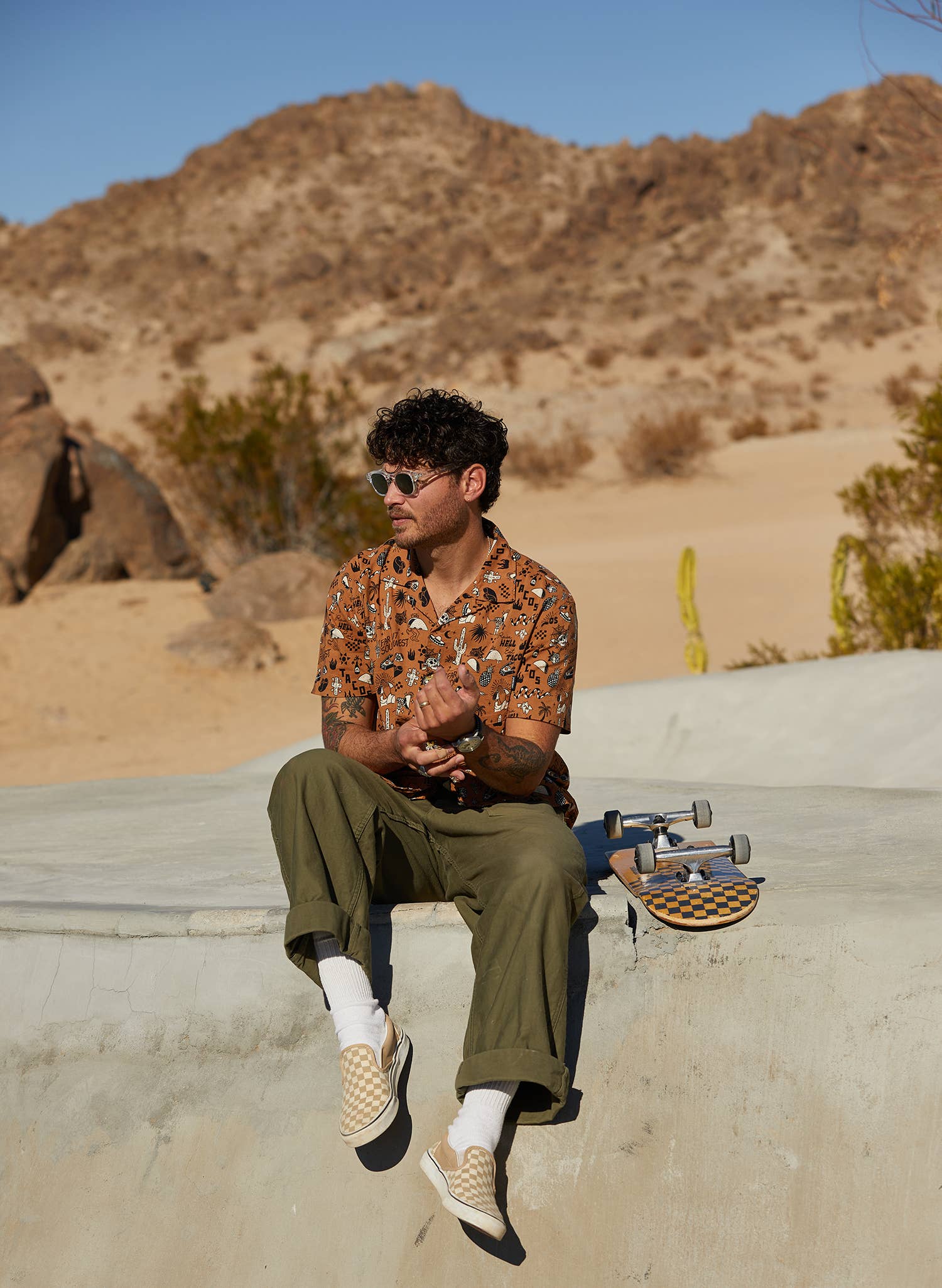 Pyknic - Venta al por mayor Camisa con botones - Unisex - Camisa casual para hombres y mujeres 'Raise Hell Eat Tacos' con botones14