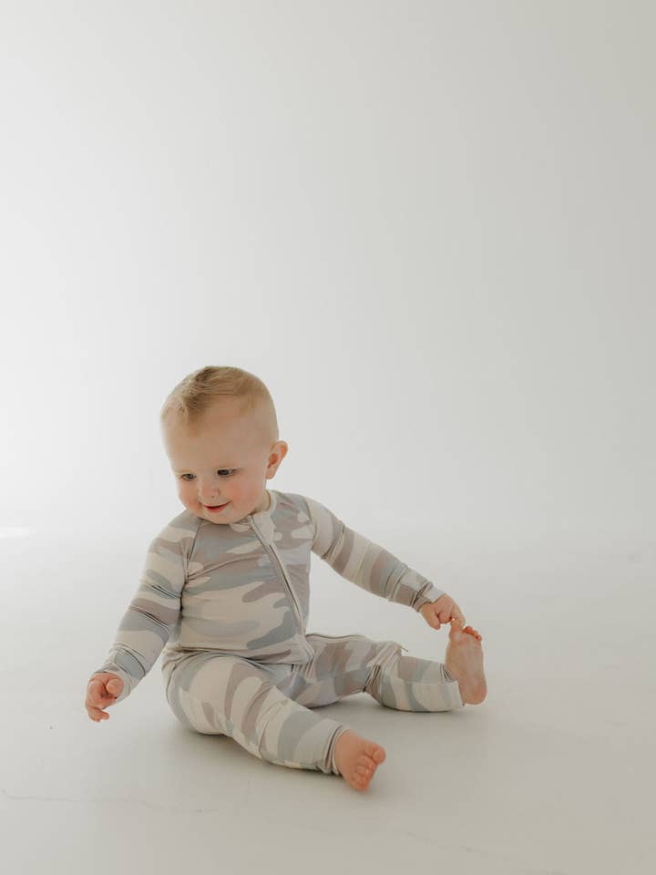 Forever French Baby - Wholesale Slaappak - Baby - Bamboe Rits Pyjama | Camouflage14