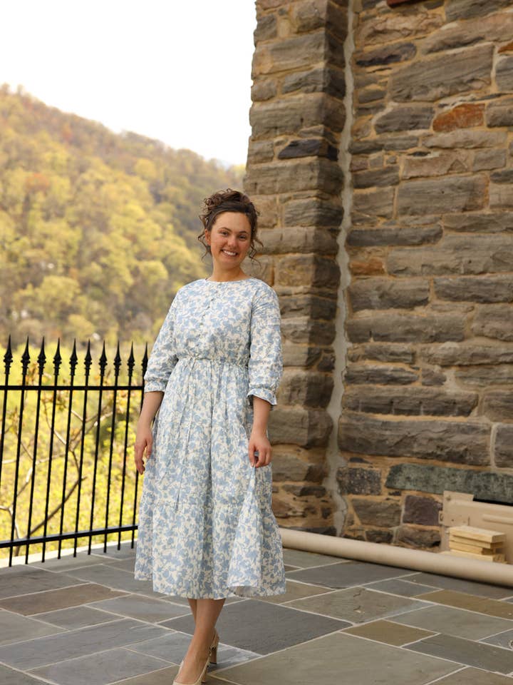 Ada Faye - Wholesale Jurk - Dames - Ada Faye Evelyn Jurk - Lichtblauw | Pre-order Verzending Verwachte Leverdatum 20/810