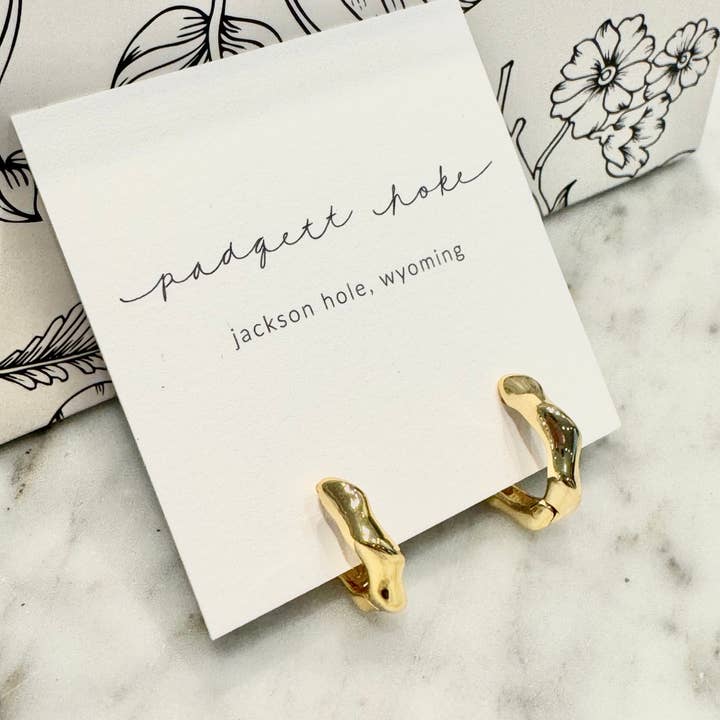 Gouden hoepels met onregelmatige vorm voor wholesale door Padgett Hoke