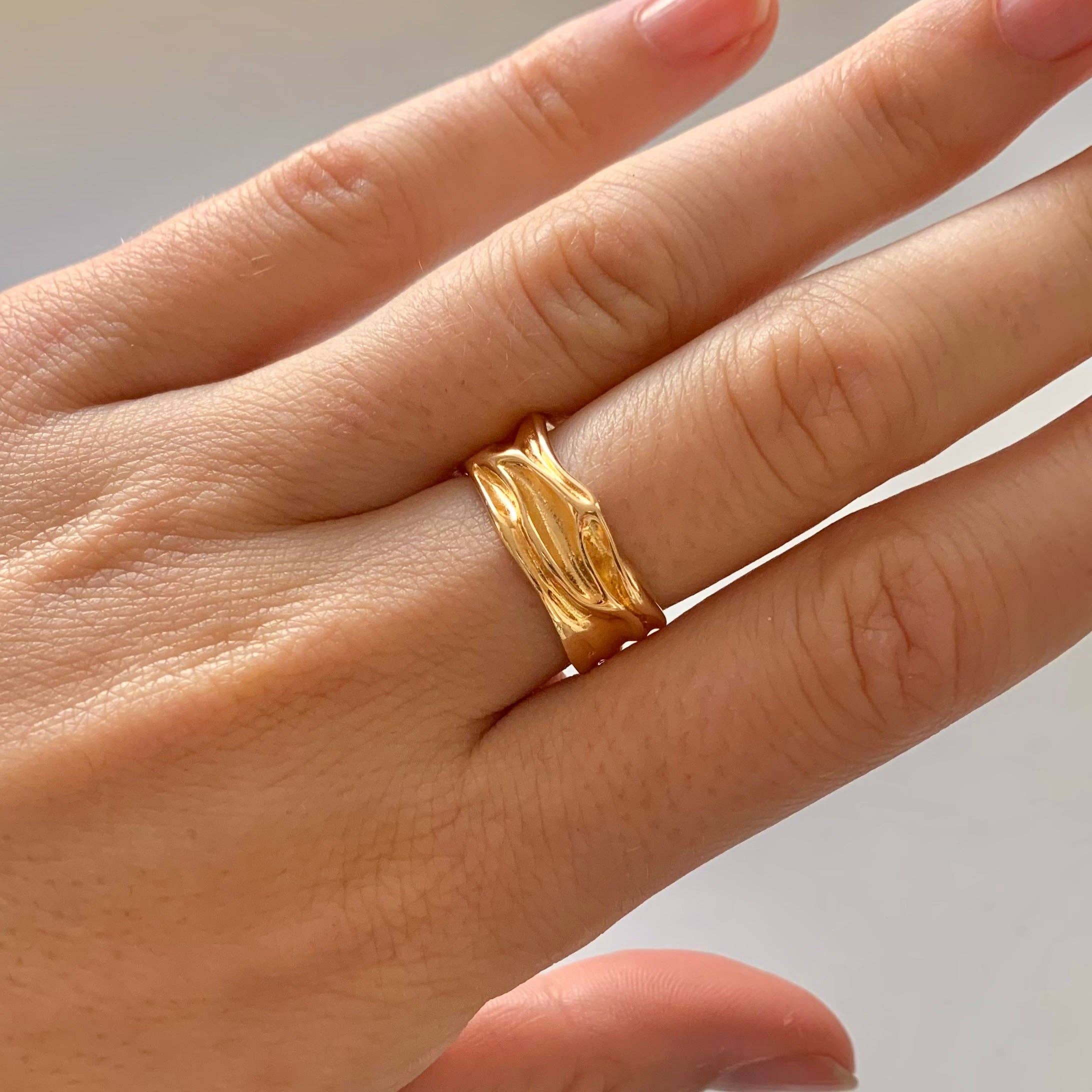 Meora Paris - Wholesale Band/Stacked Ring - 18k Gold Plated Ocean Ring0