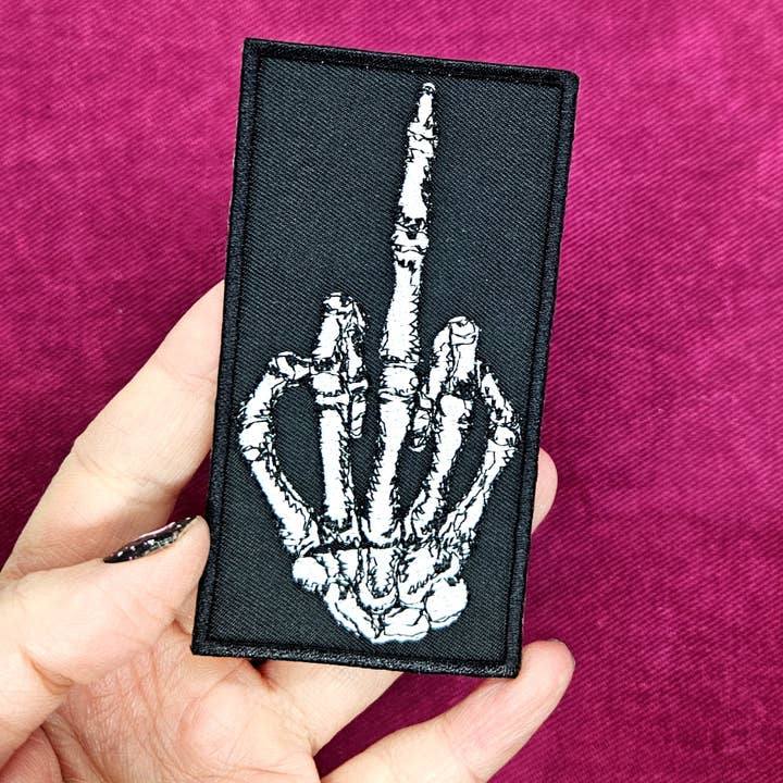 Junkyard Witch - Wholesale Patch - Skelet Middelvinger Patch4