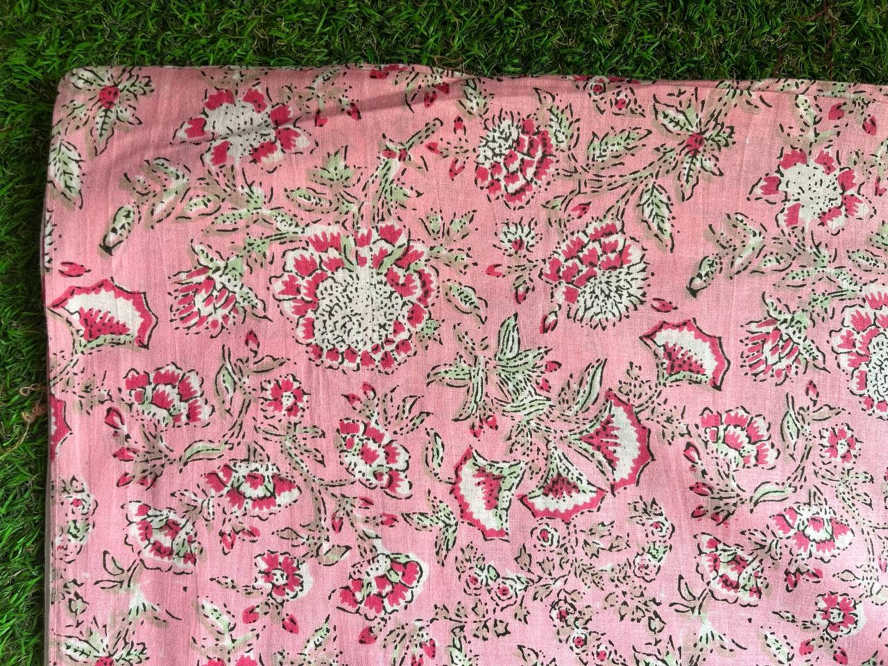 Bhawana Handicrafts – Großhandel Textilfarbe – Kleider, Kissen, Bastelgardinen, Sommerkleider, Stoff, Blumen2