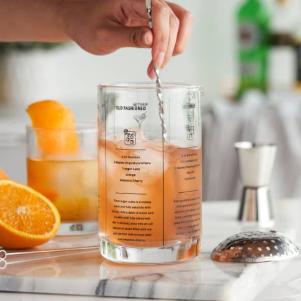 TRUE - Wholesale Cocktail Shaker - 5-Cocktail Recipe Glass Mixing Glass w/ Heavy Base - 17 oz