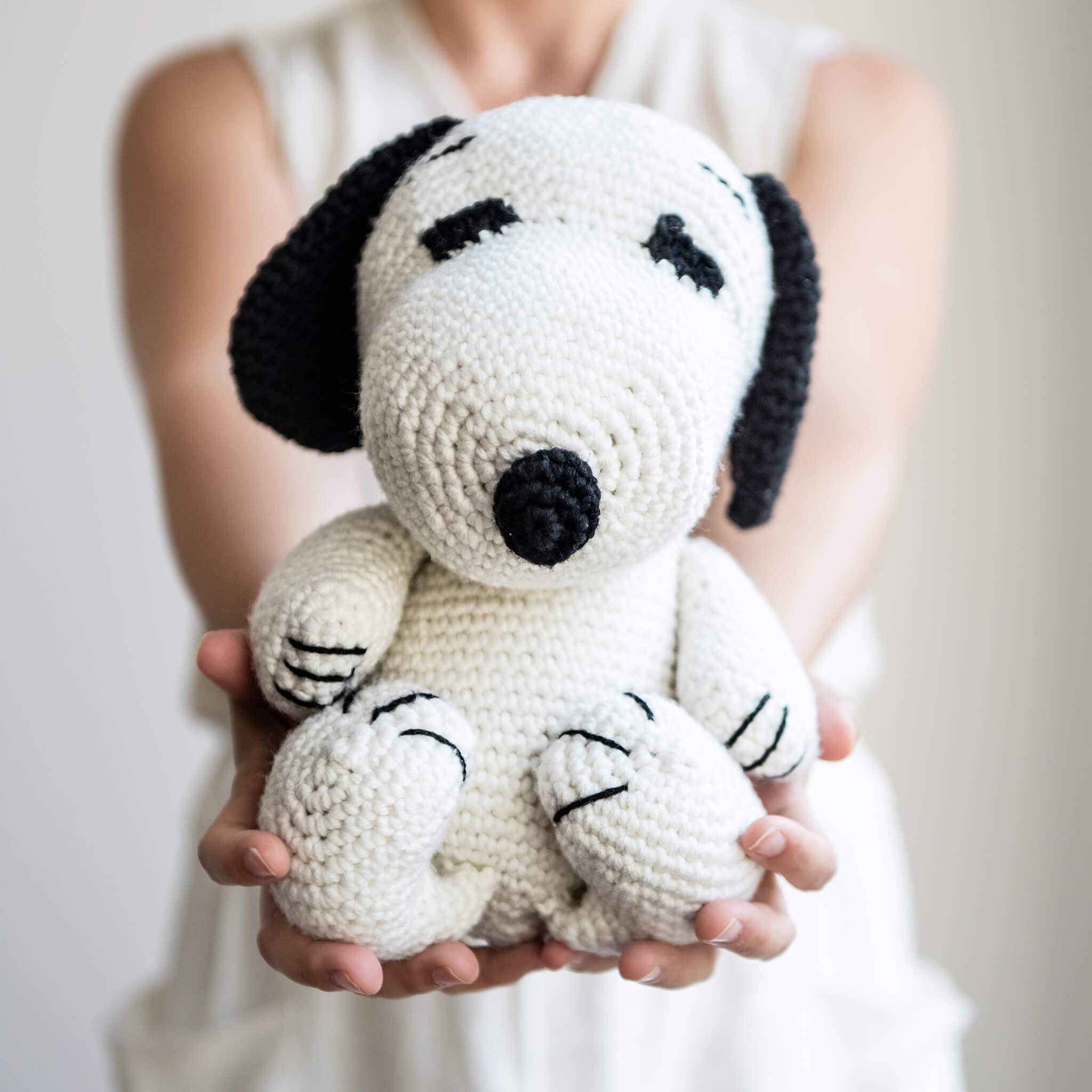 Wool Couture Company – wholesale DIY craft kit – Snoopy Amigurumi Easy Crochet Kit0