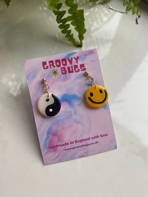 Smiley & Ying Yangs niet-overeenkomende knuffels voor wholesale door Groovy Bugs