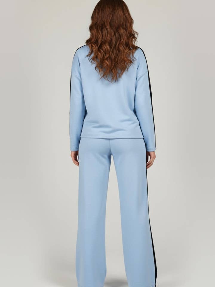 Azuri Fashion Group - Wholesale Lounge Set - Women's - Blue walking suit with stripes3