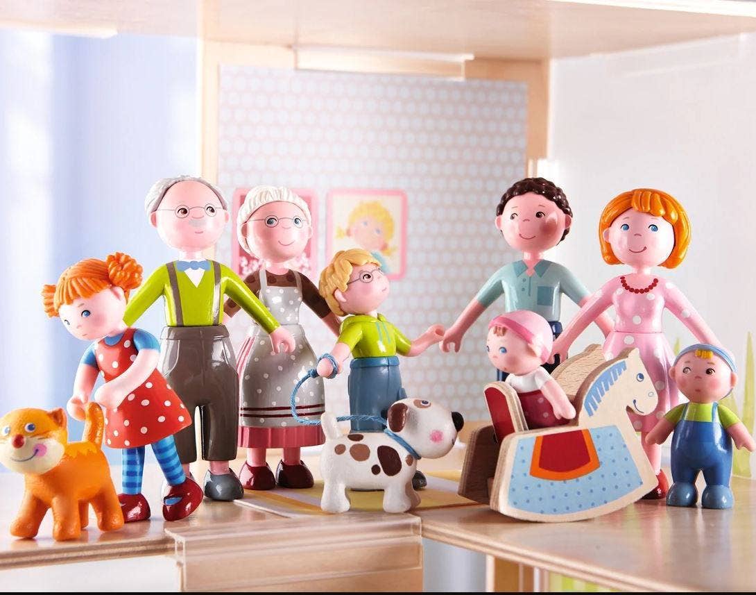 HABA USA - Vente Figurine – enfant - Petits Amis Papa Michael Poupée (Emballage Piédestal)5