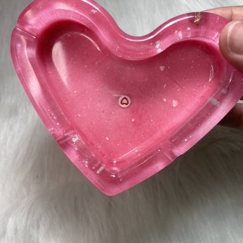 KraftzbyKenzie - Wholesale Ashtray - Pink Heart Ashtray | Red Heart
