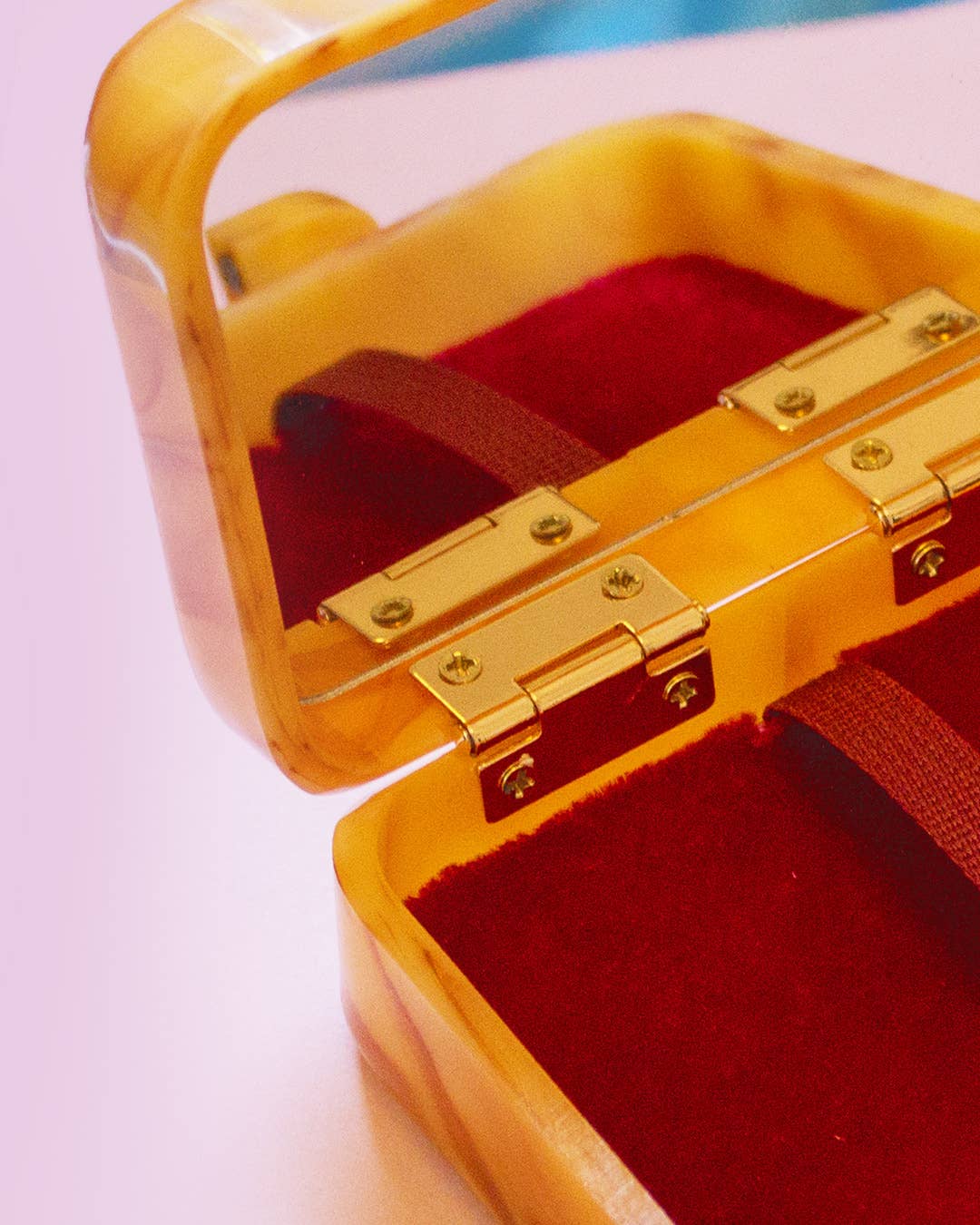 Mink - Wholesale Wallet - Women's - Living Out of A Suitcase: the multifunctional wallet6