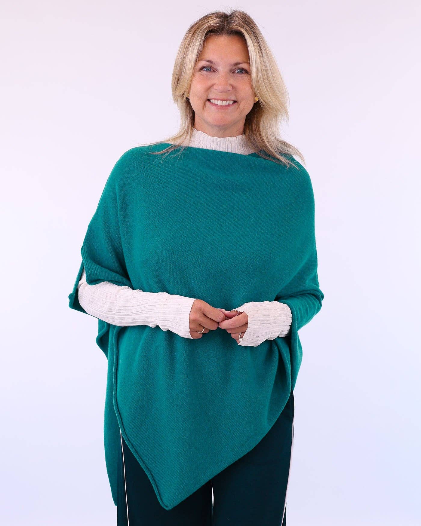 Cadenza Italy Ltd - Wholesale Poncho - Women's - Cashmere Blend Poncho11