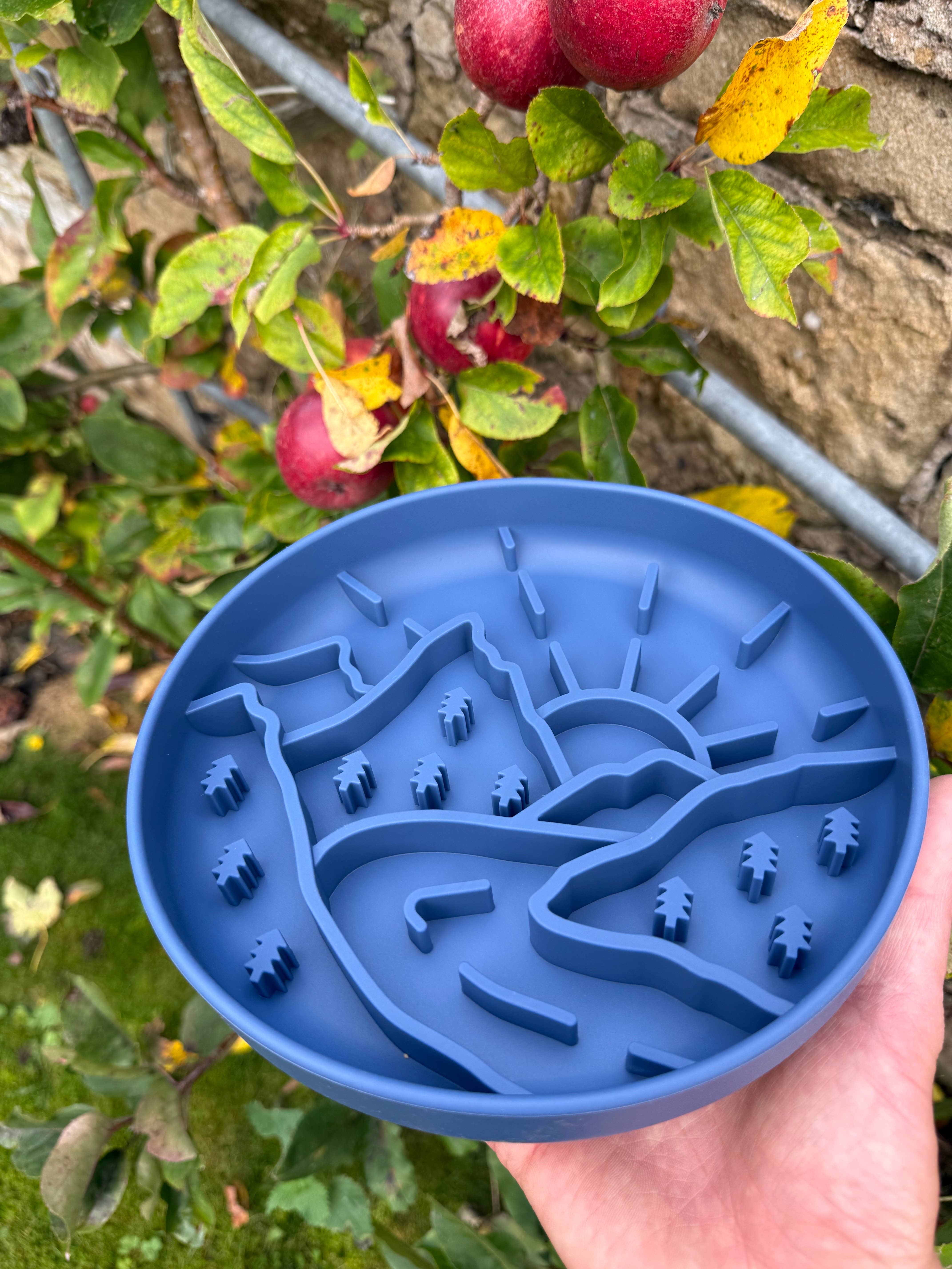 Bodhi & The Birchtree – wholesale Pet bowl – Dog – Mountain Encirhment Bowl Midnight4