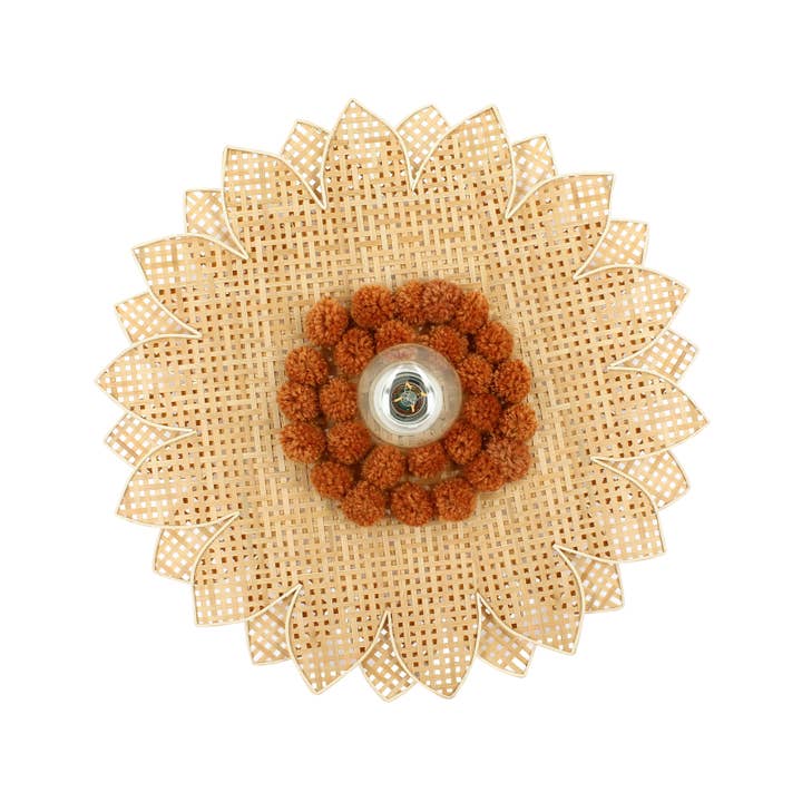 NATURLIG FLETTEDE BAMBUSVÆGDEKORATION 50X50X3CM DAISY for engroshandel hos Now's Home