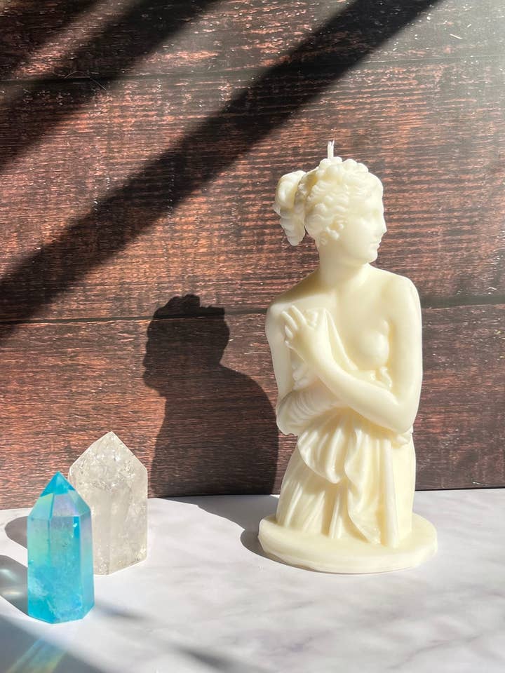 6,5 tommer gudindelys | Lys formet som nøgen kvindekrop for engroshandel hos Beauty and the Moon