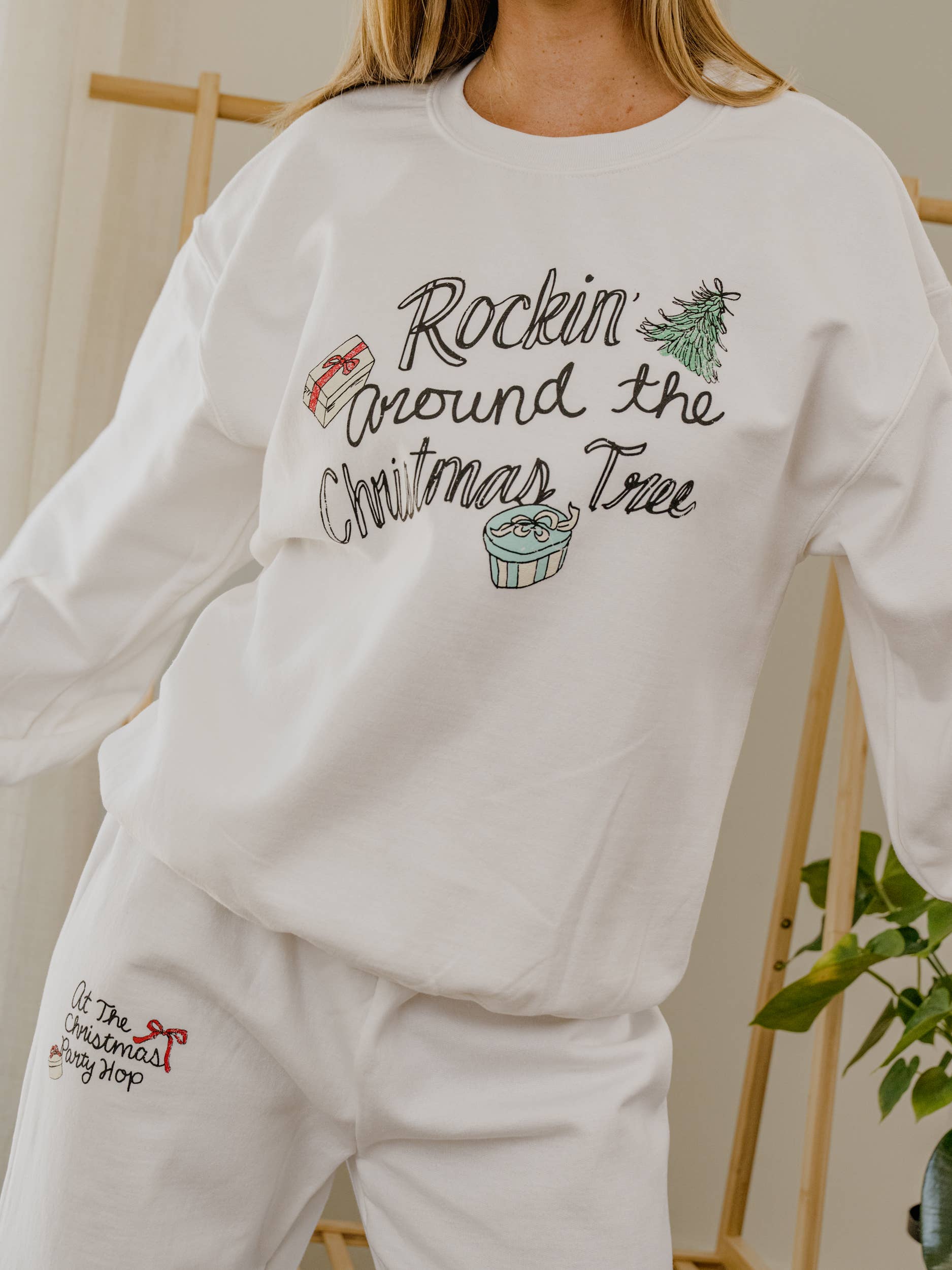 LivyLu - Wholesale Graphic Sweatshirt - Unisex - Rockin' Around The Christmas Tree White Sweatshirt2