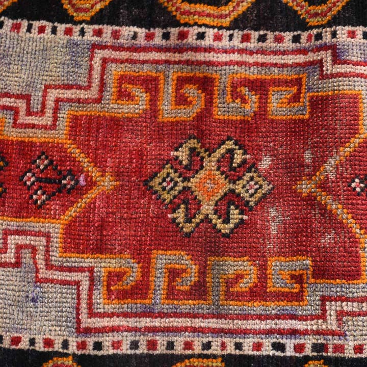 Vintage Rugs Loom - Wholesale Bath Mat - Handmade Red Kilim Patchwork Rug, 1.3x3.1 Ft Area Rug4