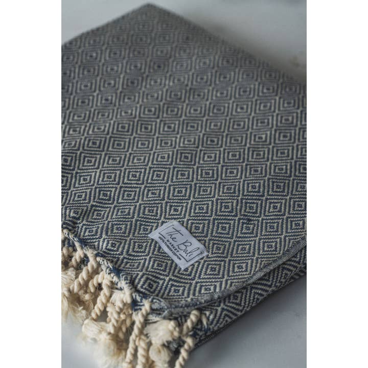 The Bali Market - Wholesale Bath Towel - Diamond Design Bath Towel with Unbleached Tassels3