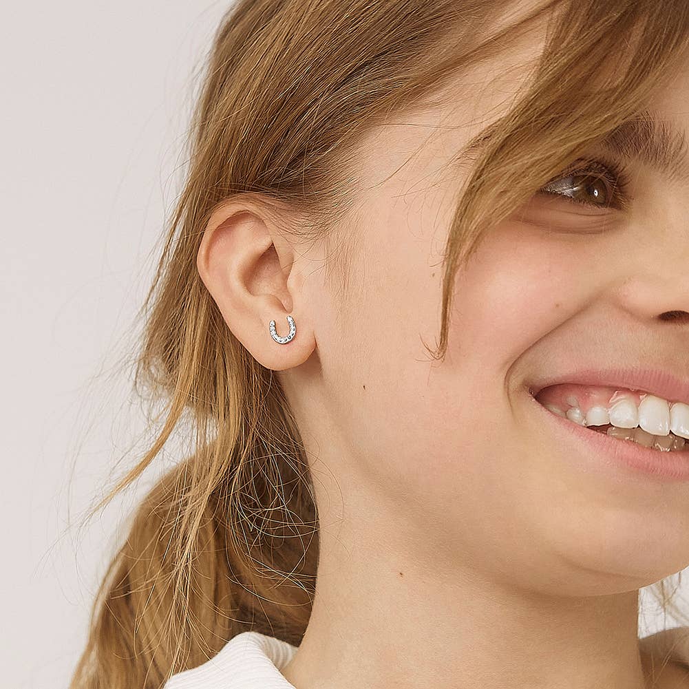 In Season Jewelry - Venta al por mayor Pendientes - Niños - Pendientes de herradura con joyas para niños pequeños, plata de ley2