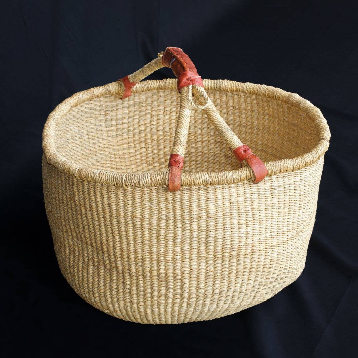 Jungle Direct - Wholesale Basket - Natural Round basket1