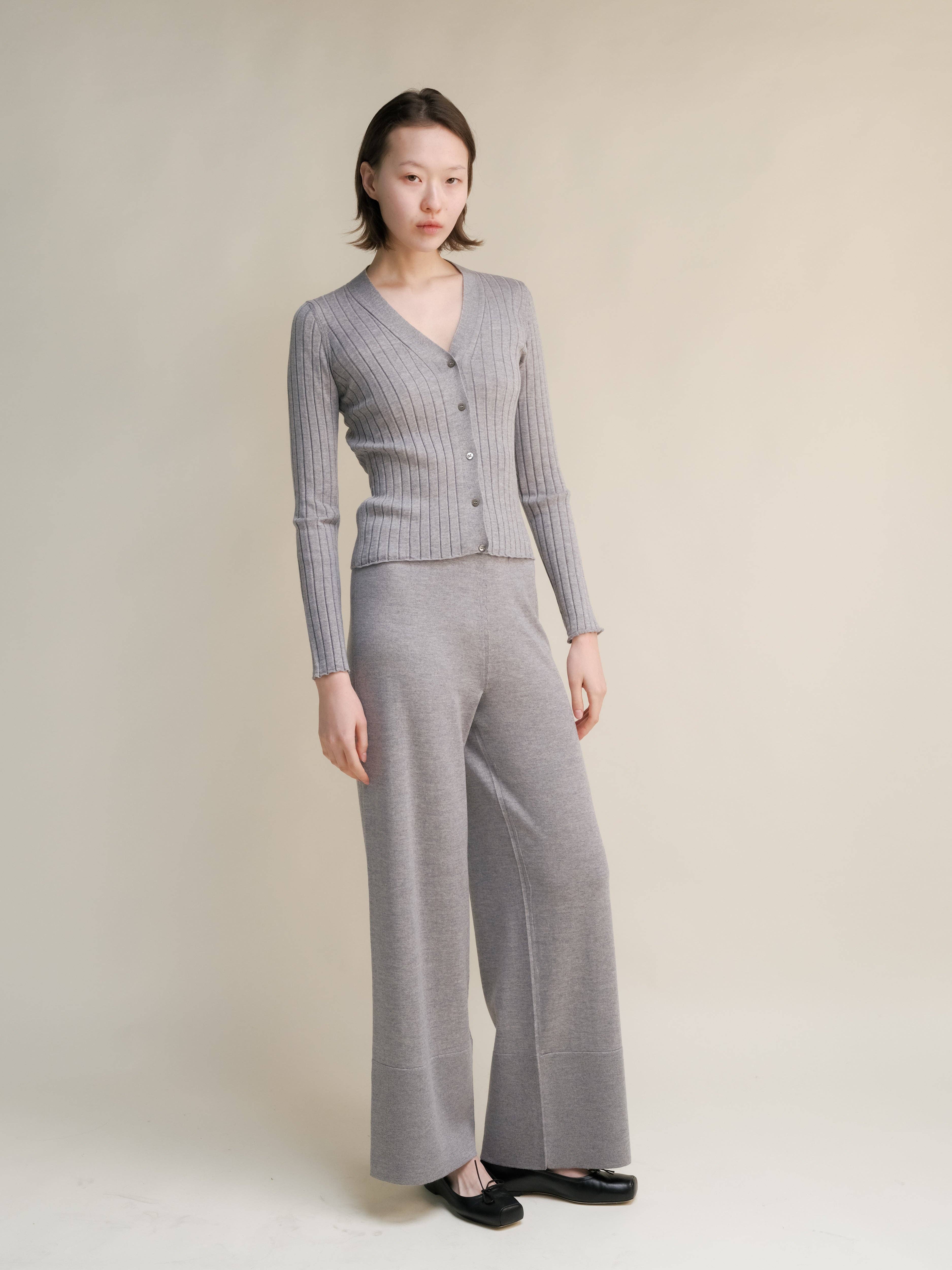 Lèmme - Wholesale Cardigan - Women's - Extra Fine Merino Wool V Neck Cardigan7