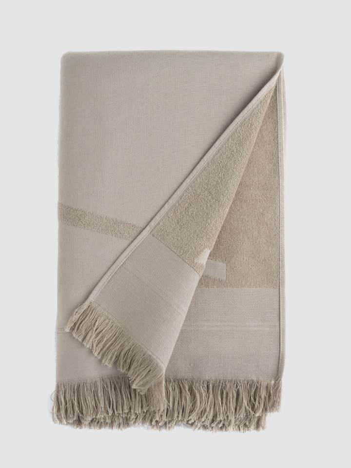 Hellgraues Maxi-Strandtuch aus nachhaltiger Frotteebaumwolle für den Großhandel von WAY