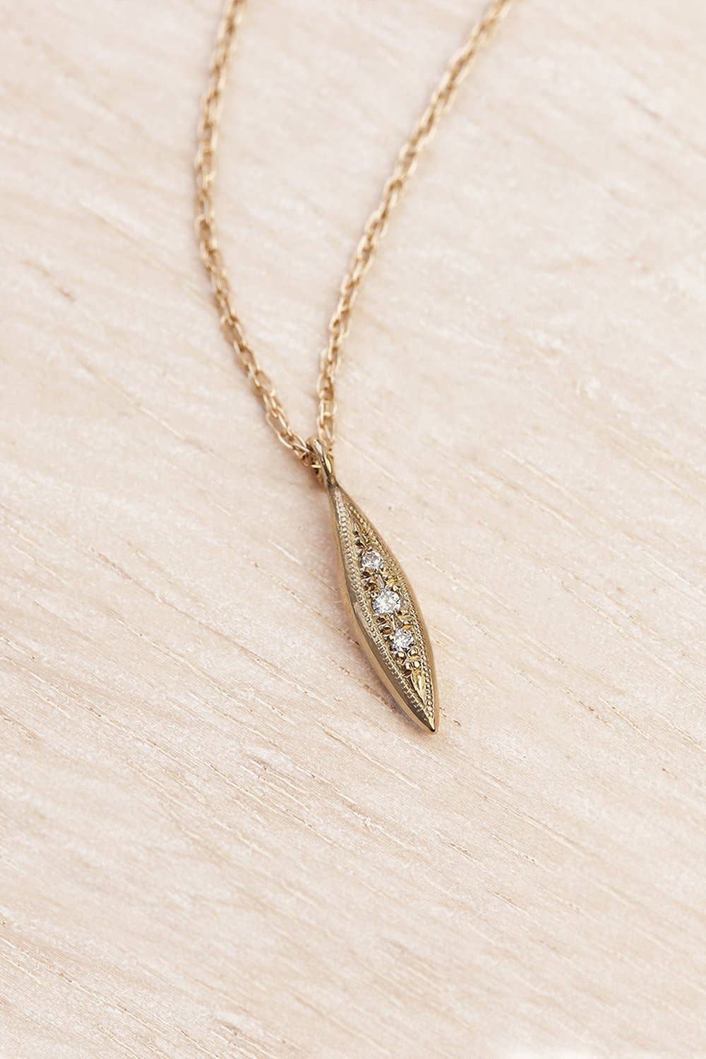 Lacee Alexandra Jewelry - Vendita all'ingrosso Collana con ciondolo/pendaglio - Collana moderna in oro massiccio con triplo diamante3