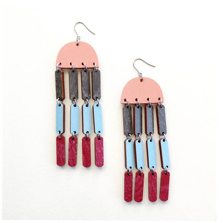 Orecchini Medusa Corallo per la vendita all'ingrosso da parte di Törmi Design