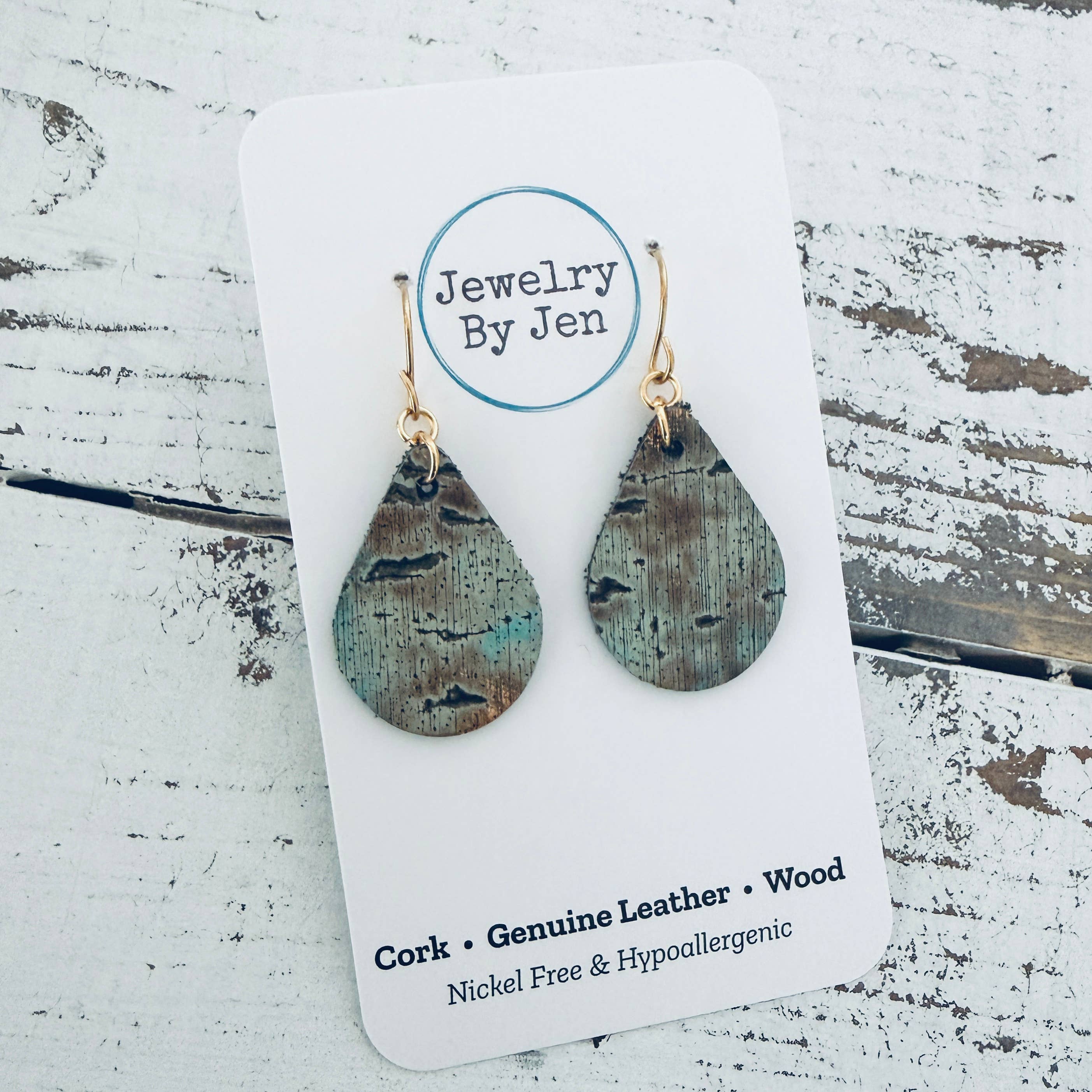 Jewelry By Jen - Venta al por mayor Pendientes colgantes - Pendientes pequeños en forma de lágrima: Turquesa Wildwood6