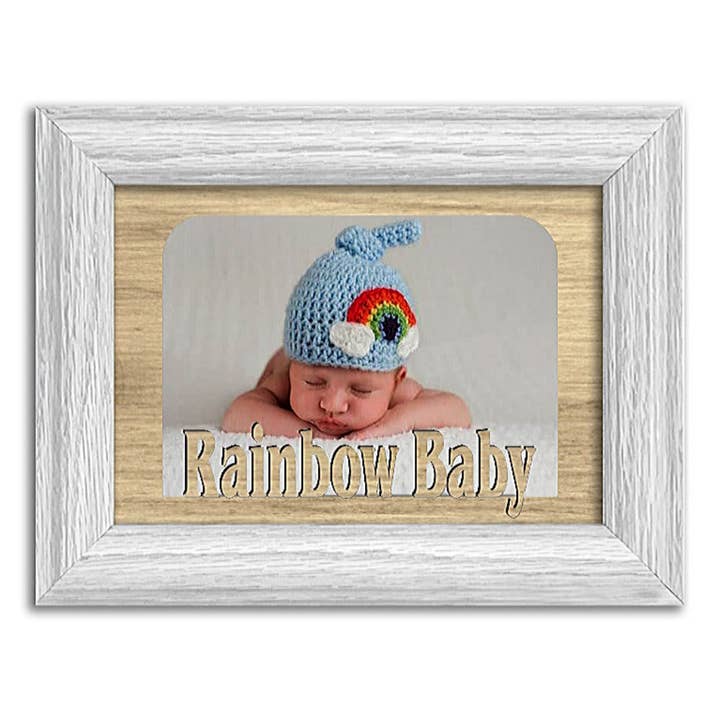 Rainbow Baby | Cadre photo pour nouveau-né | Décoration de chambre d'enfant | Solide pour la vente par Northland Frames and Gifts Inc