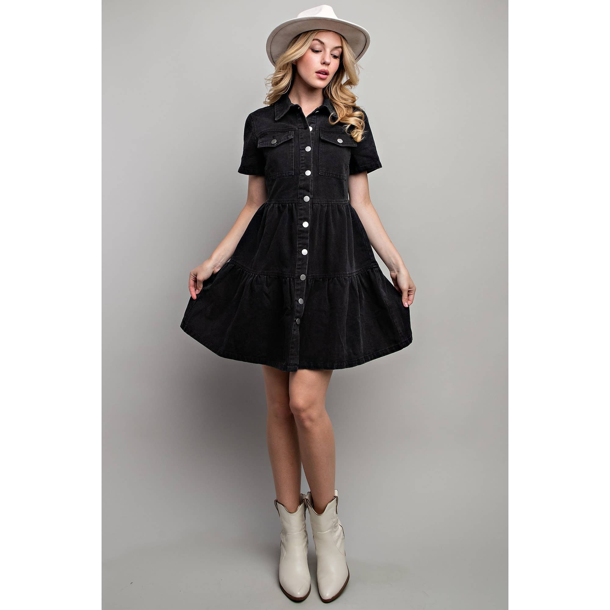 Sweet Generis - Wholesale Jurk - Dames - PLUS SPIJKERJURK MET KNOOPSLUITING EN RUCHES12