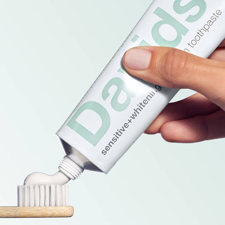 Davids Natural Toothpaste - Wholesale Toothpaste - Davids sensitive+whitening nano-hydroxyapatite premium toothpaste / peppermint / 4 oz1