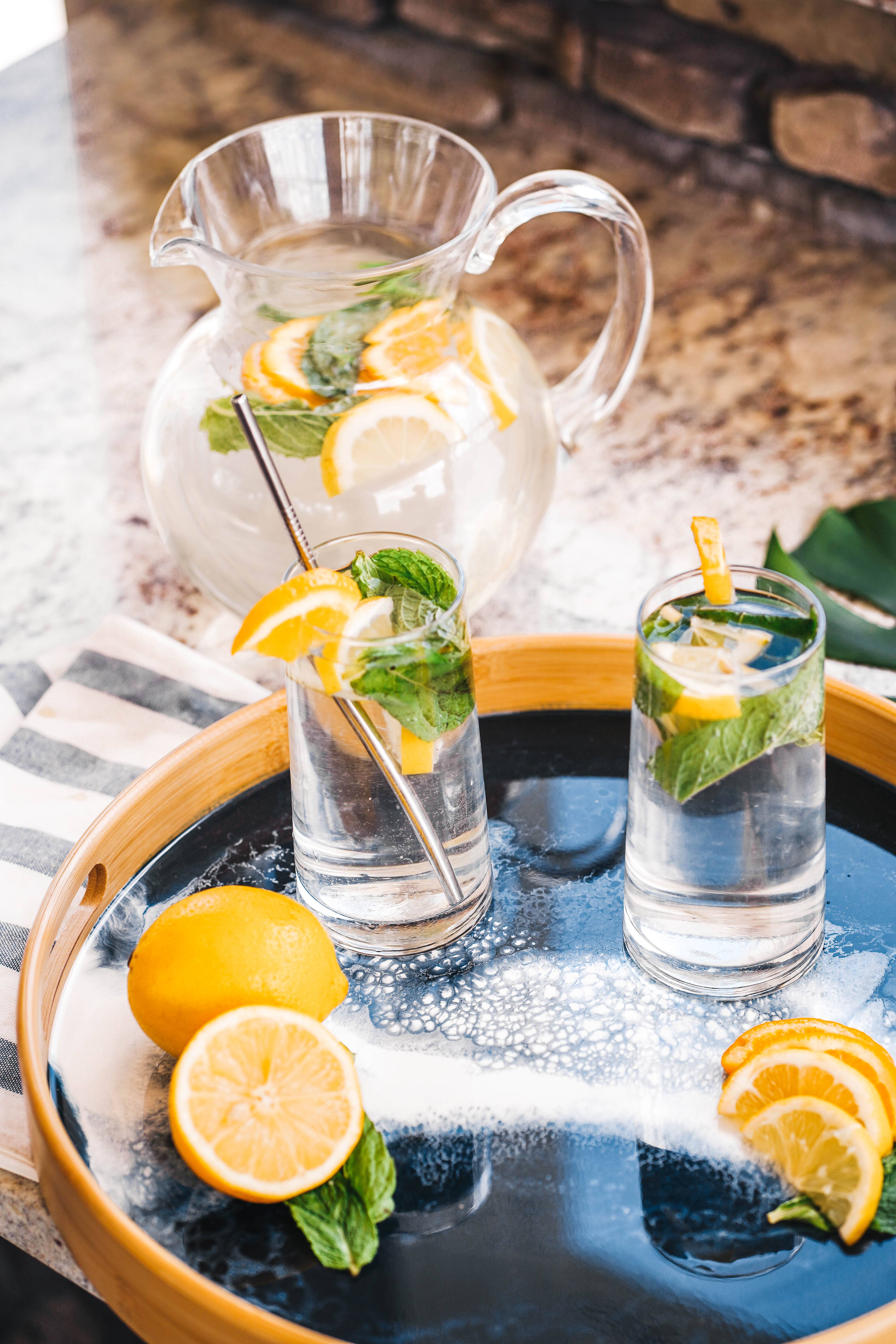 Lynn & Liana Designs – wholesale Serveringsfat – Runda serveringsbrickor i bambu med harts – inga tullavgifter!14