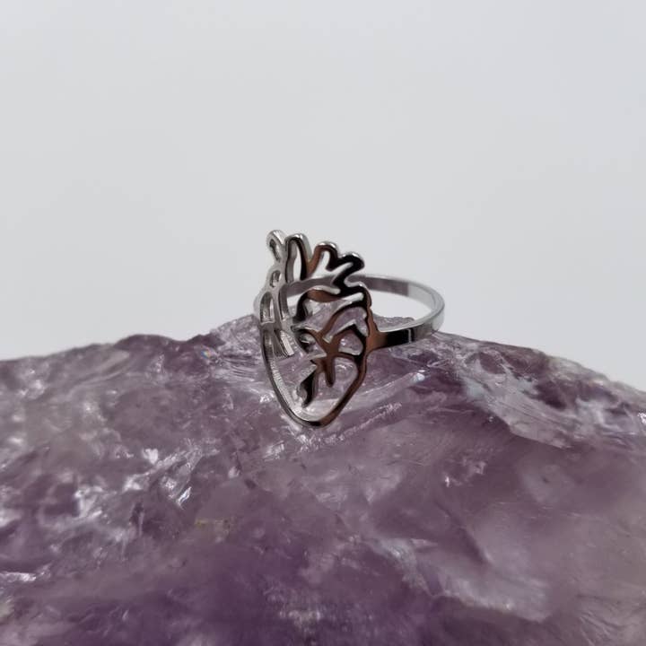 magnolia jewelry - Wholesale Cocktail/Statement Ring - Goth Anatomical Heart Ring1