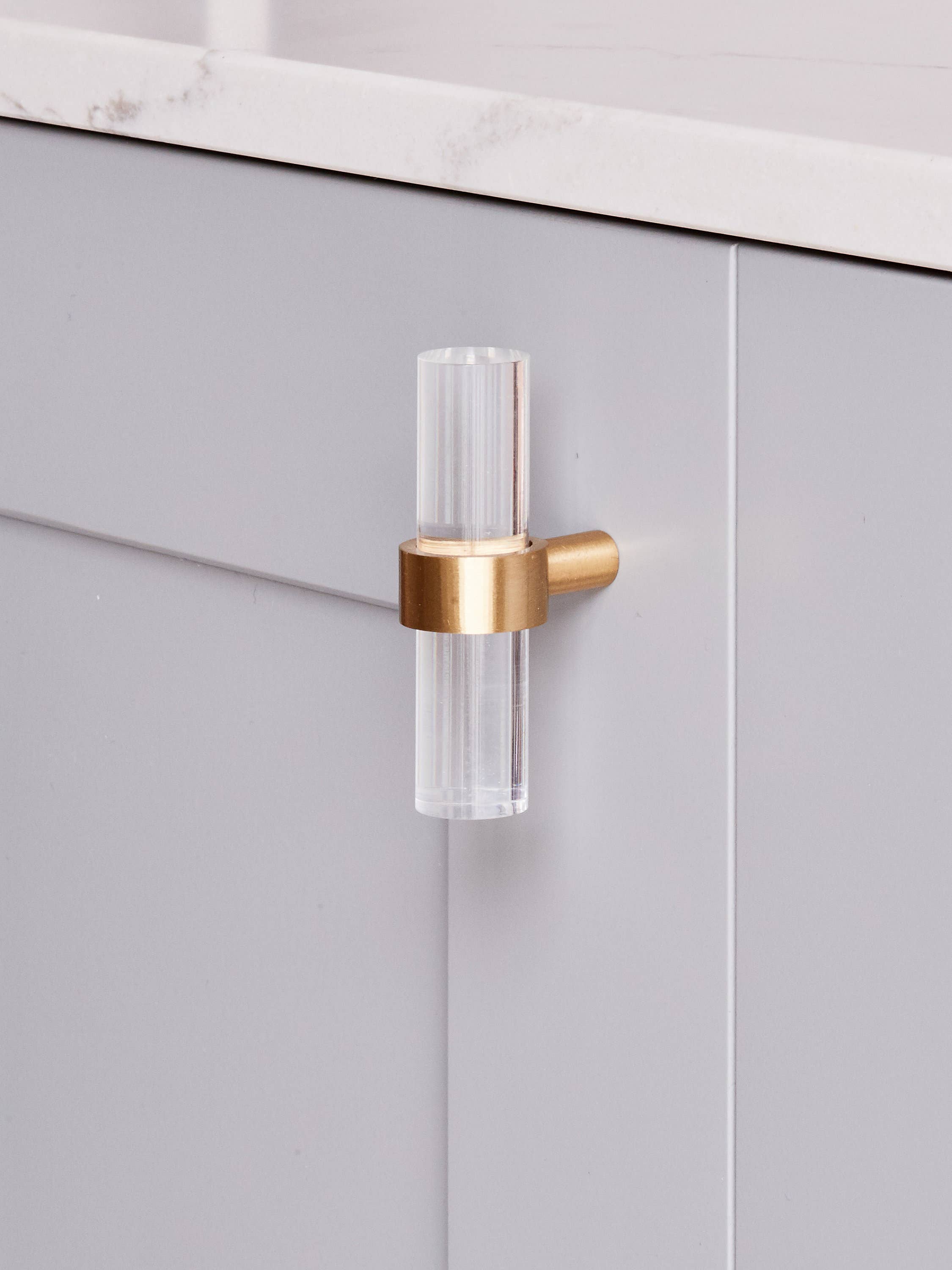 LuxHoldups - Wholesale Knob/Pull - Lucite Drawer Toggle Straight Post - Cabinet Handles & Knobs3