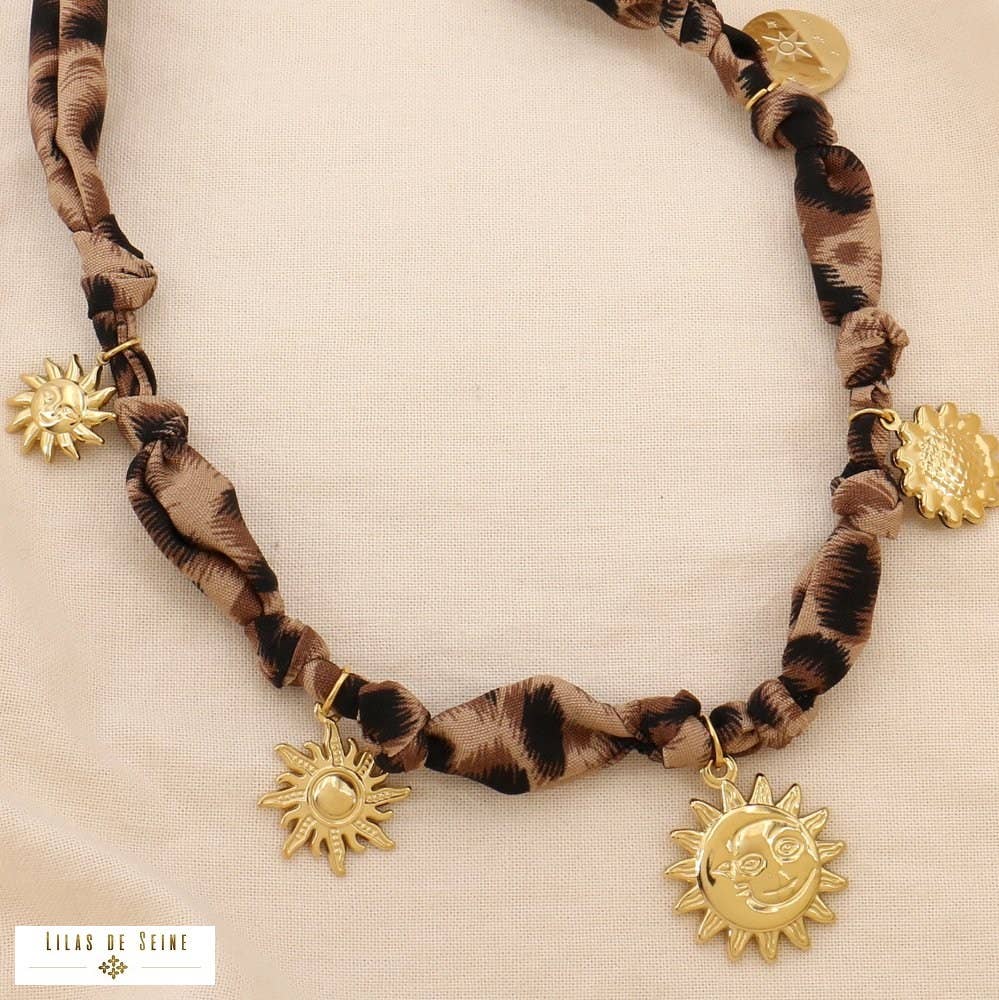 Lilas de Seine – wholesale Hänge-/berlockhalsband – Astralhalsband i rostfritt stål med knutna tygberlocker 01245811