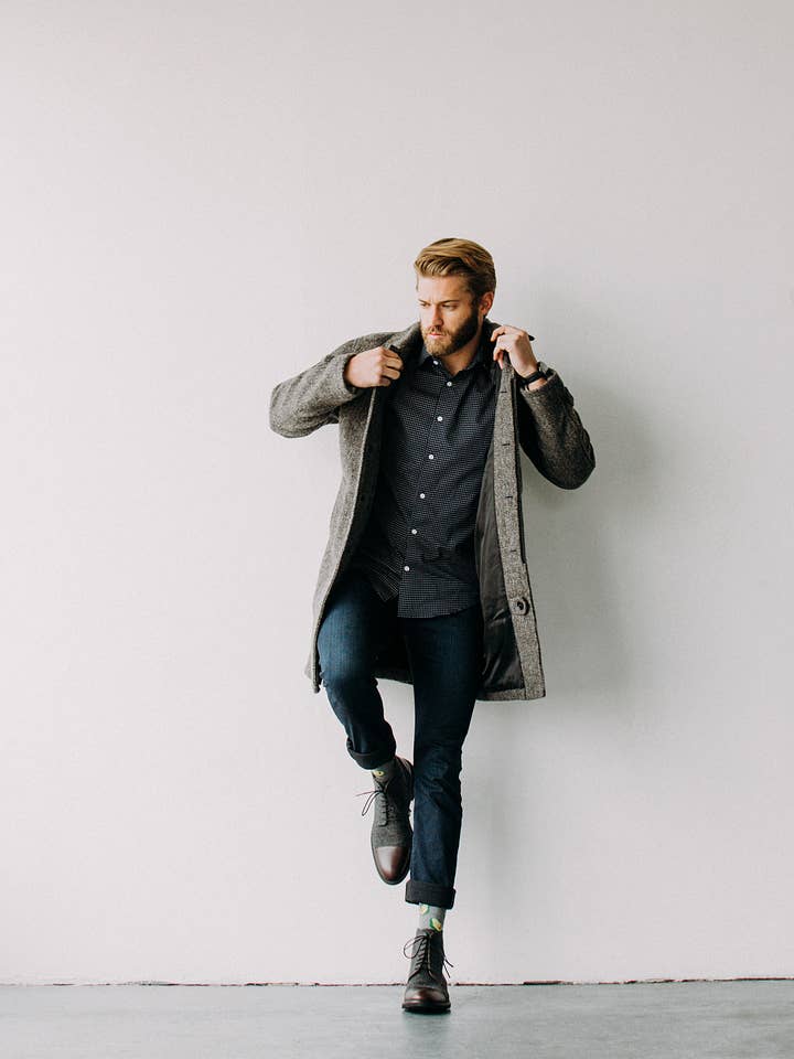 Alynn - Wholesale Shirt - Men's - Finn Untuckable Classic Fit Dress Shirt by Alynn 5