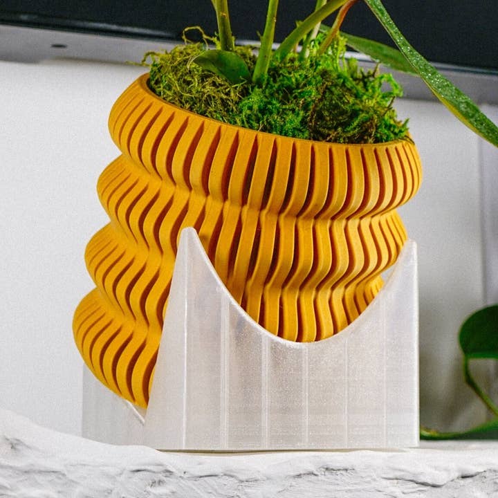 Leaf Leaner Plant Riser for wholesale by Rosebud Homegoods