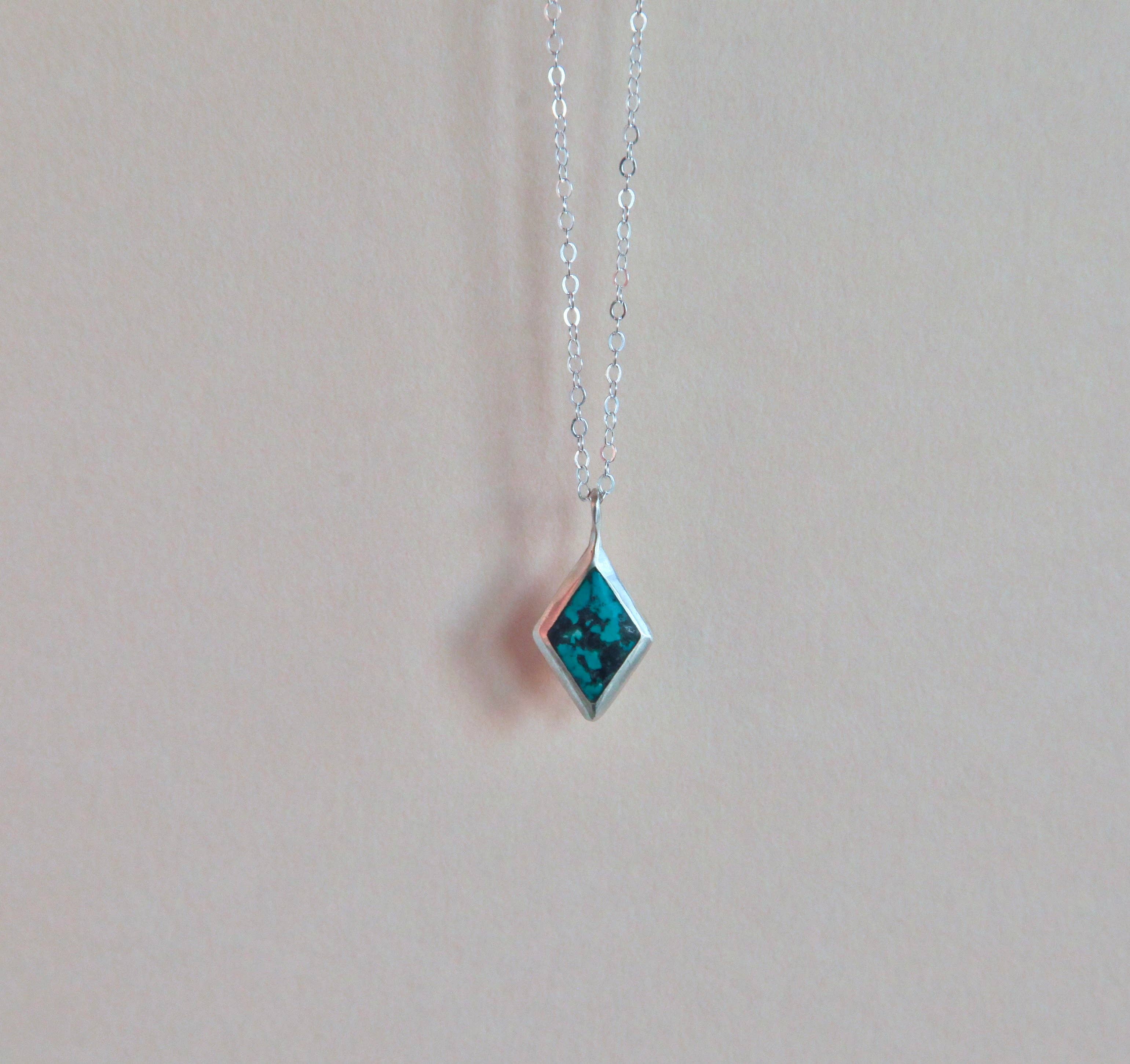 Mountainside Jewelry – Engroshandel Halskæde med vedhæng – Adia halskæde9