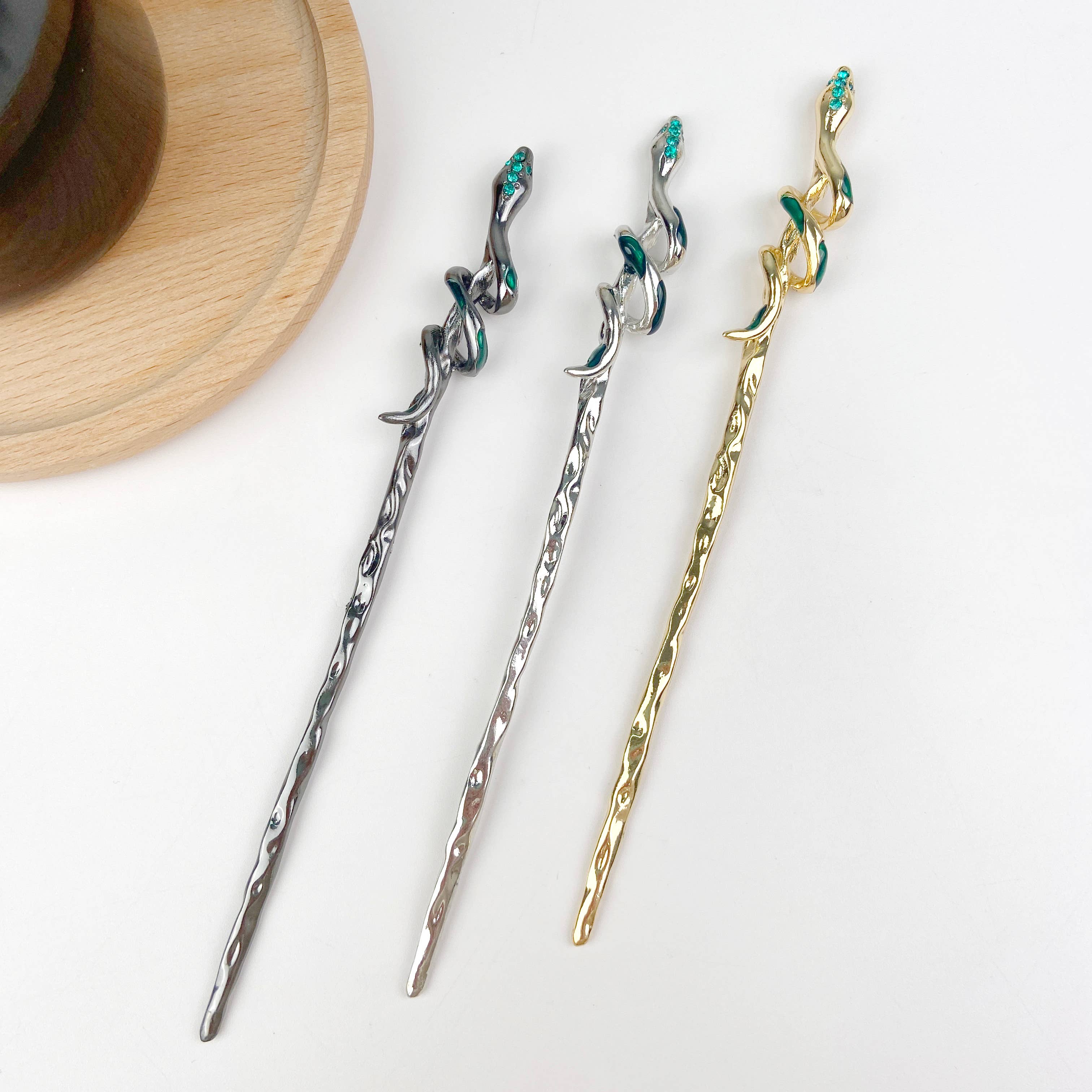 TheDivaSoap - Wholesale Hair Pin - Green-eyed snake metal hairpin6