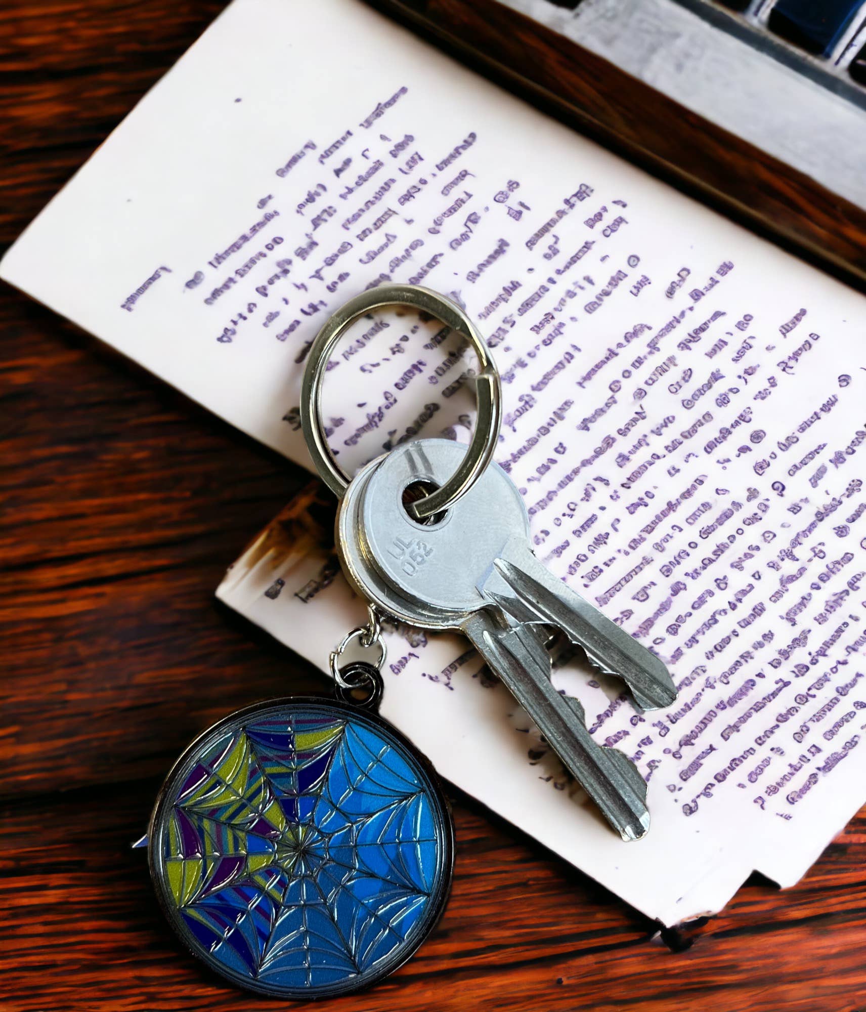 Mad Monkey GmbH - Wholesale Socks - Unisex - Wednesday - Socks & Keychain Set4