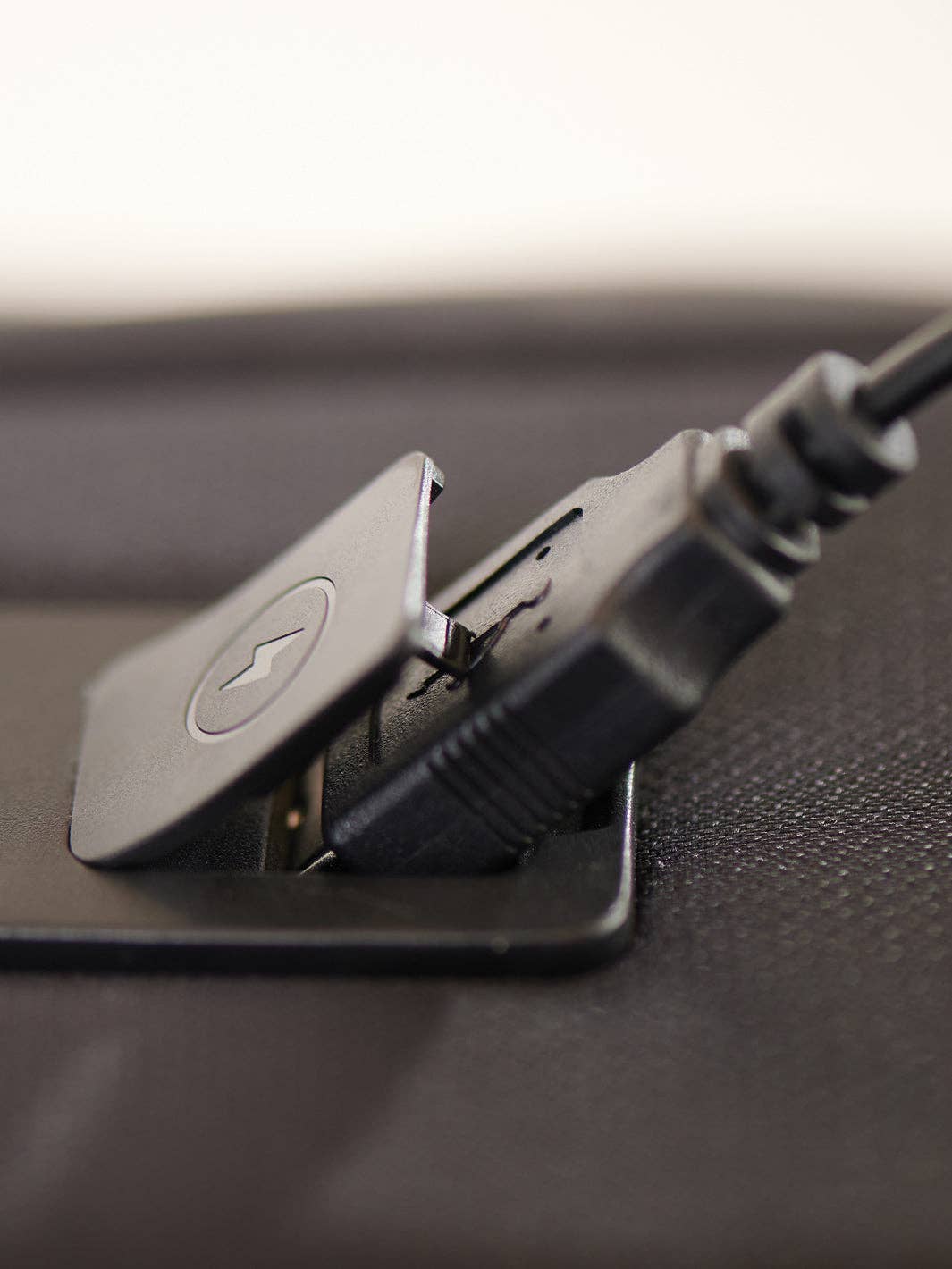 Svart EZRI Elite för wholesale på Faire7