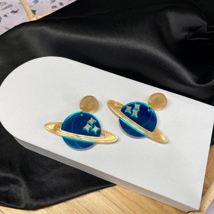 Saturn for wholesale by Simply Artrageous