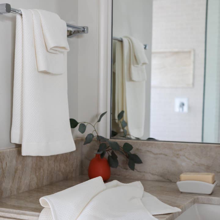 Pine & Palm Home - Wholesale Bath Towel - Turkish Cotton Quick-Dry Lightweight Waffle Weave Bath Towel8