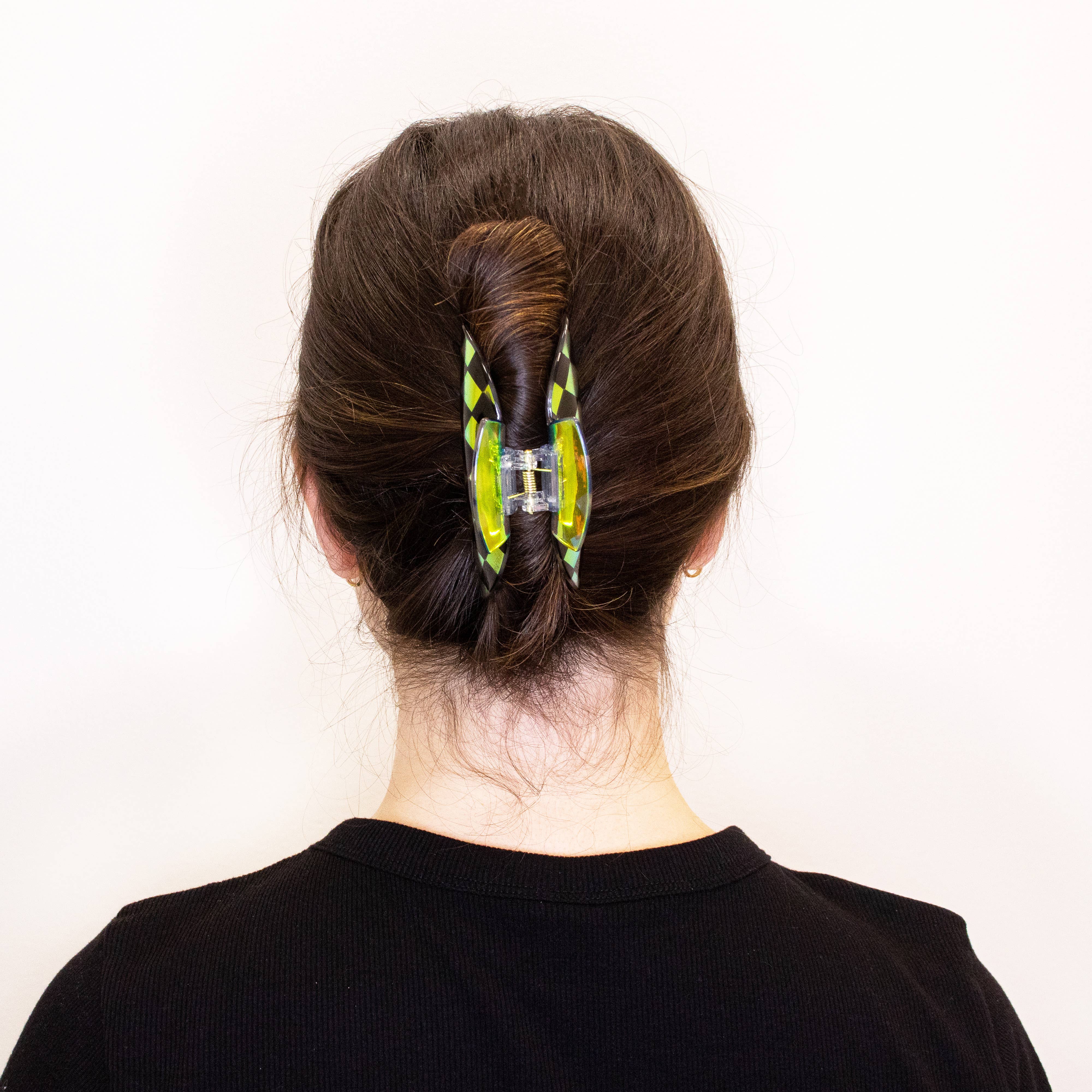 Frog Sac - Wholesale Hair Clip - Women's - Medium Round Iridescent Checkered Hair Claw Clip24