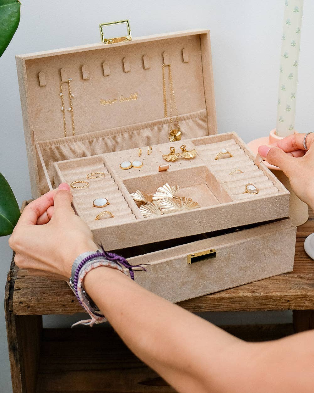 Maison Scarlett - Wholesale Jewelry Box/Organizer - Louise velvet jewelry box1