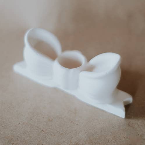 Luhme Studio - Wholesale Candle Holder - BOW // Decorative Piece in Jesmonite0